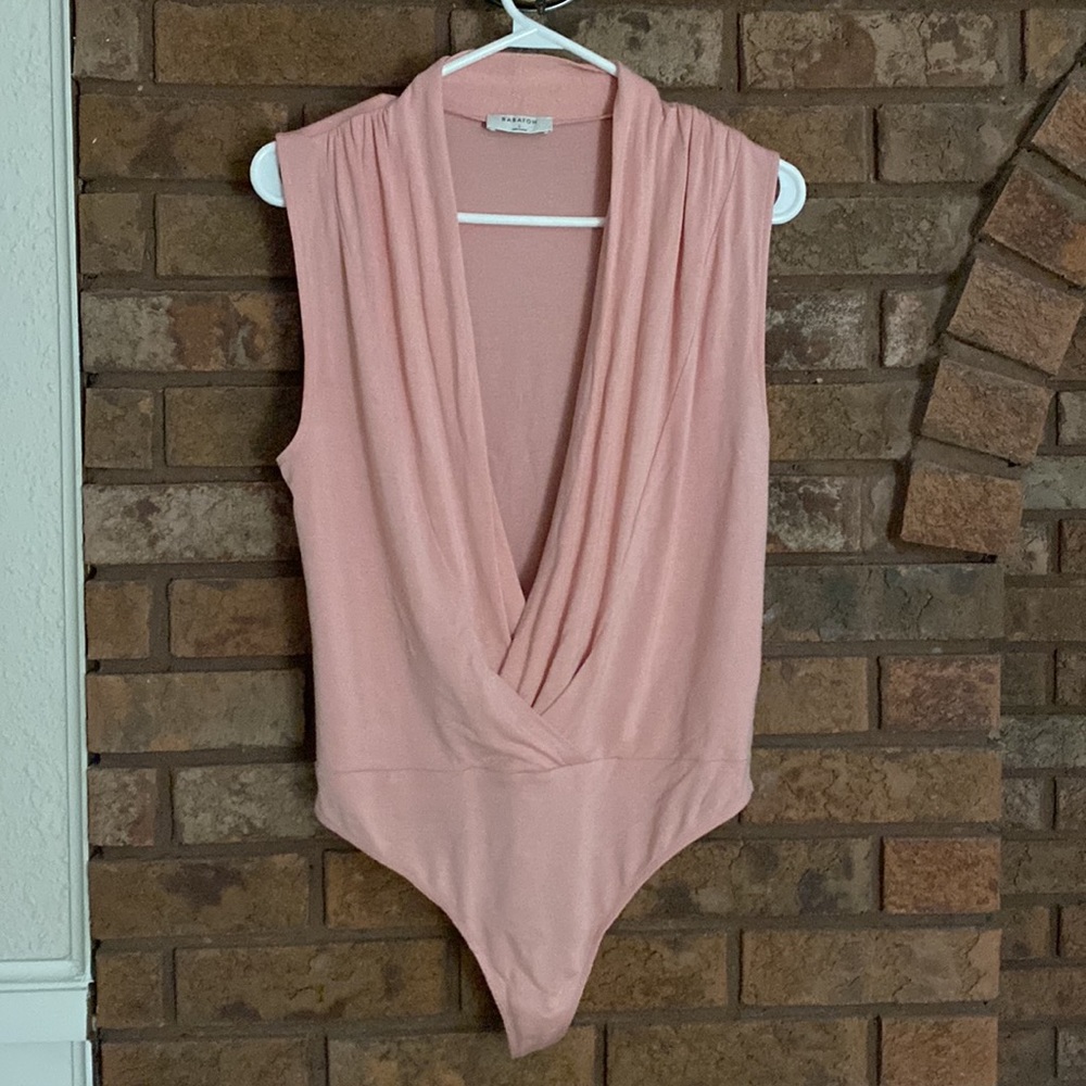 ⭐️Aritzia Babaton soft light bodysuit❤️Like new!